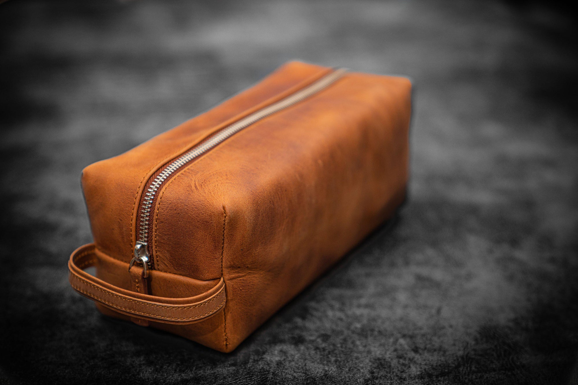Leather Classic Dopp Kit &amp; Travel Toiletry Bag - Crazy Horse Tan-Galen Leather