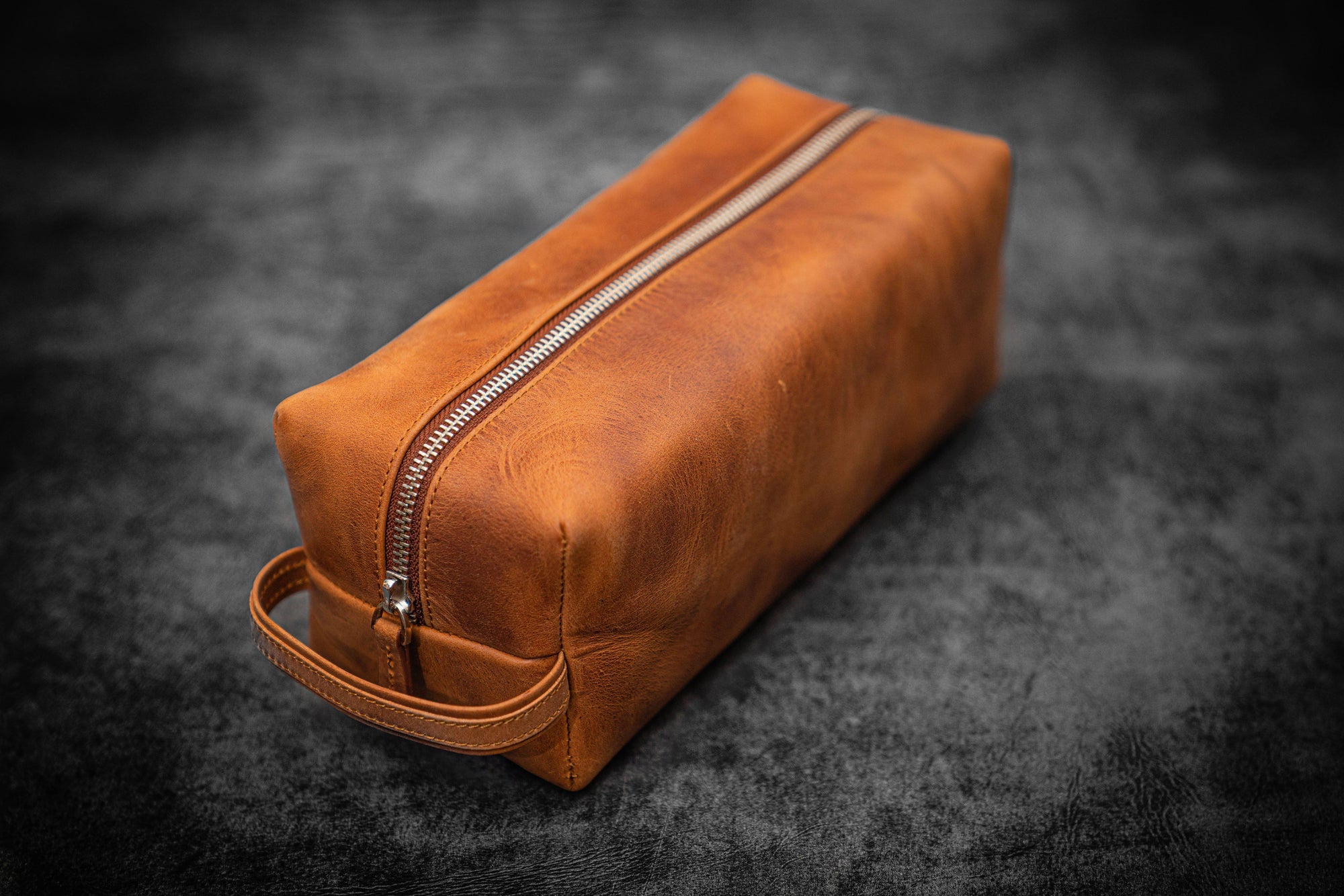 Leather Classic Dopp Kit &amp; Travel Toiletry Bag - Crazy Horse Tan-Galen Leather