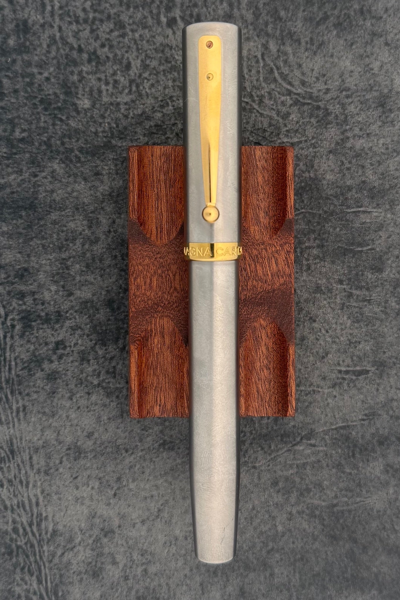 Magna Carta Mag 600 Dolmakalem 14k Gerçek Esnek Uç -Model - Titanyum (Hafif)