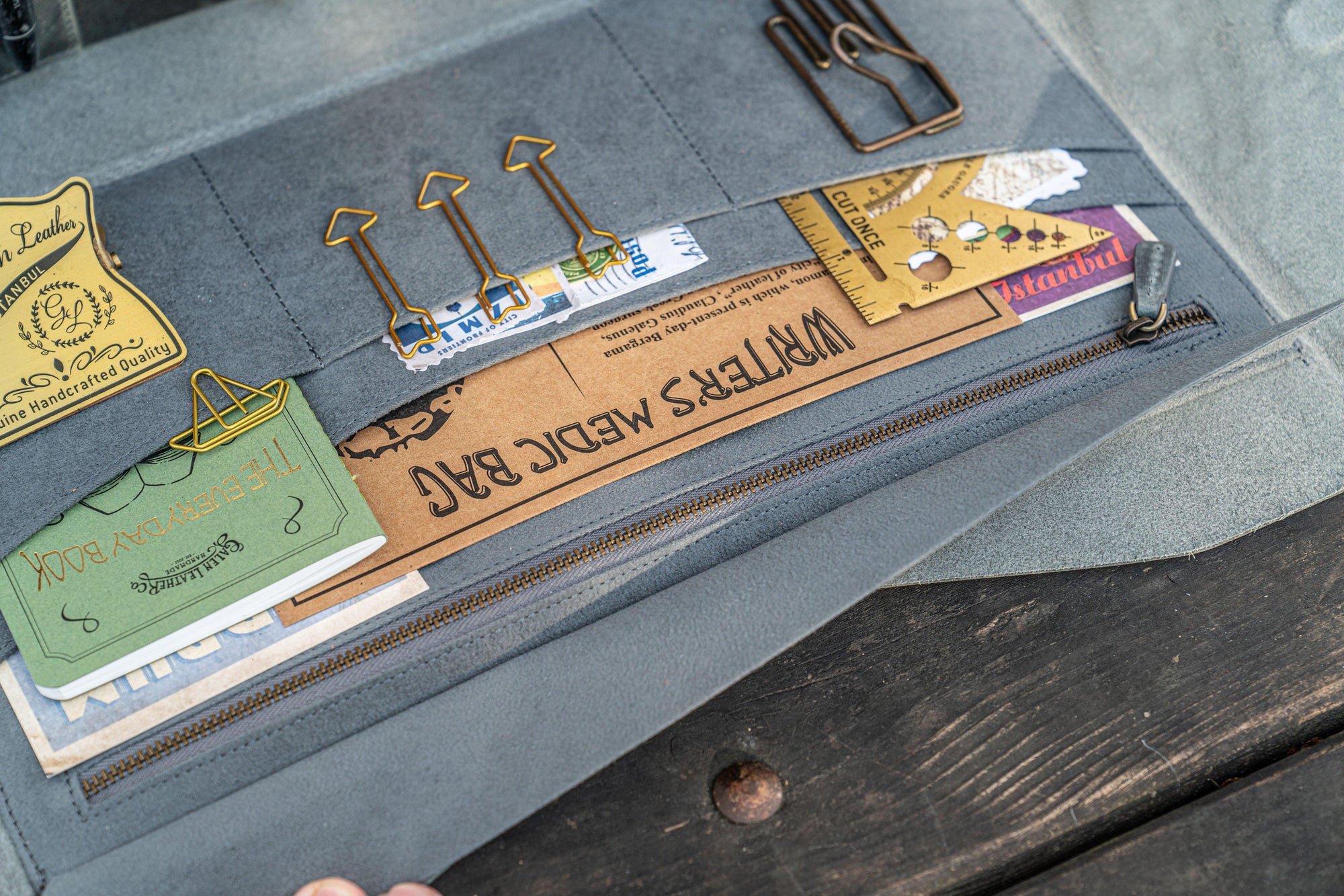 Writer&#39;s Medic Bag XLarge - Crazy Horse Smoky-Galen Leather