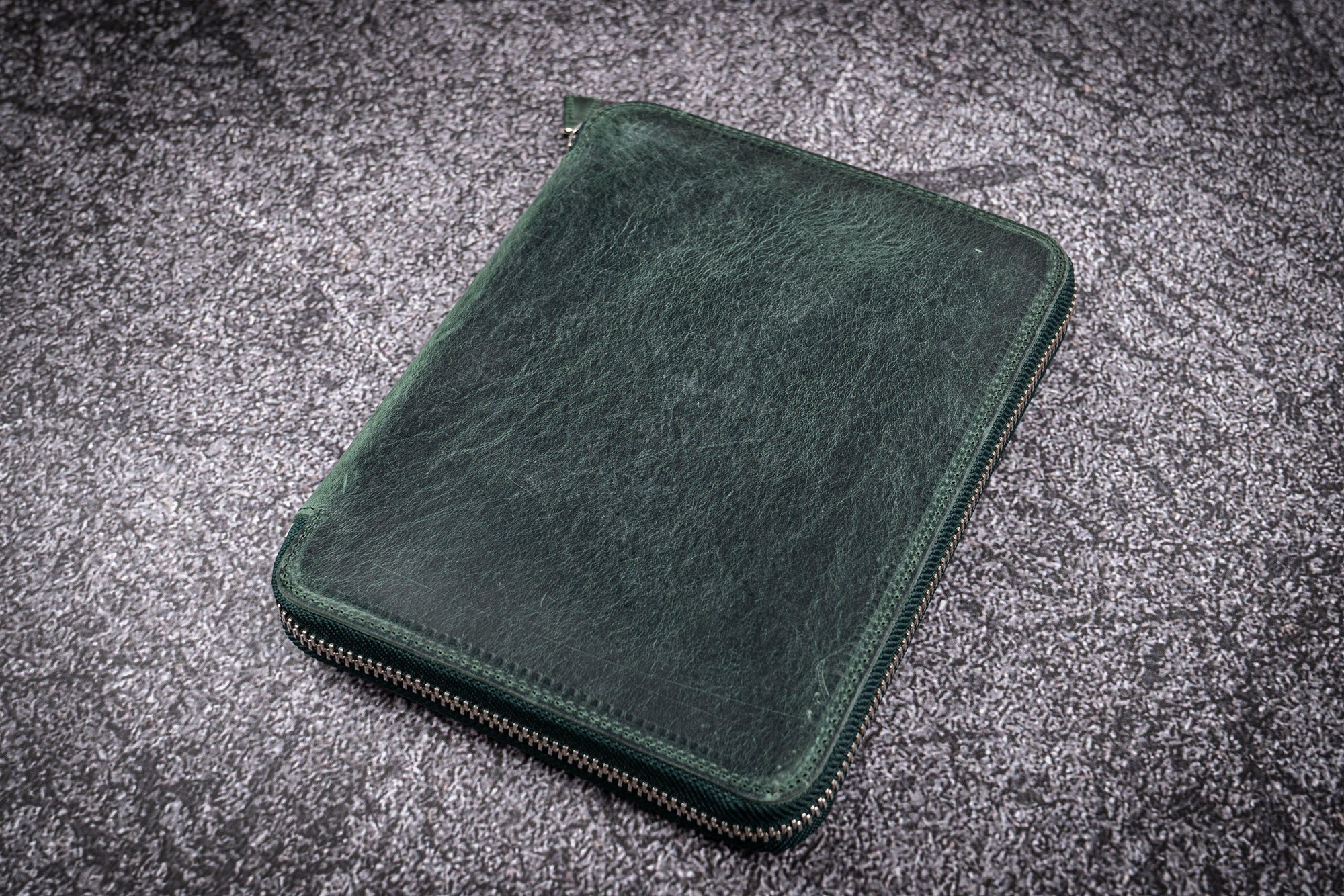 20&#39;li Fermuarlı Deri Kalemlik - Crazy Horse Orman Yeşili