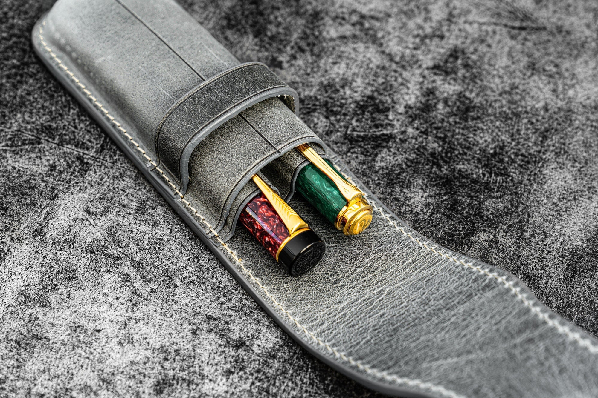 2&#39;li Kapaklı Deri Kalemlik - Crazy Horse Füme