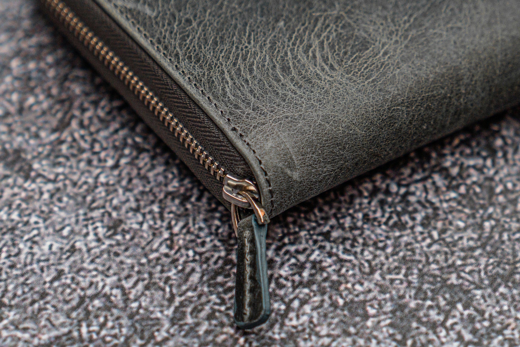 5'li Fermuarlı Deri Kalemlik - Crazy Horse Füme