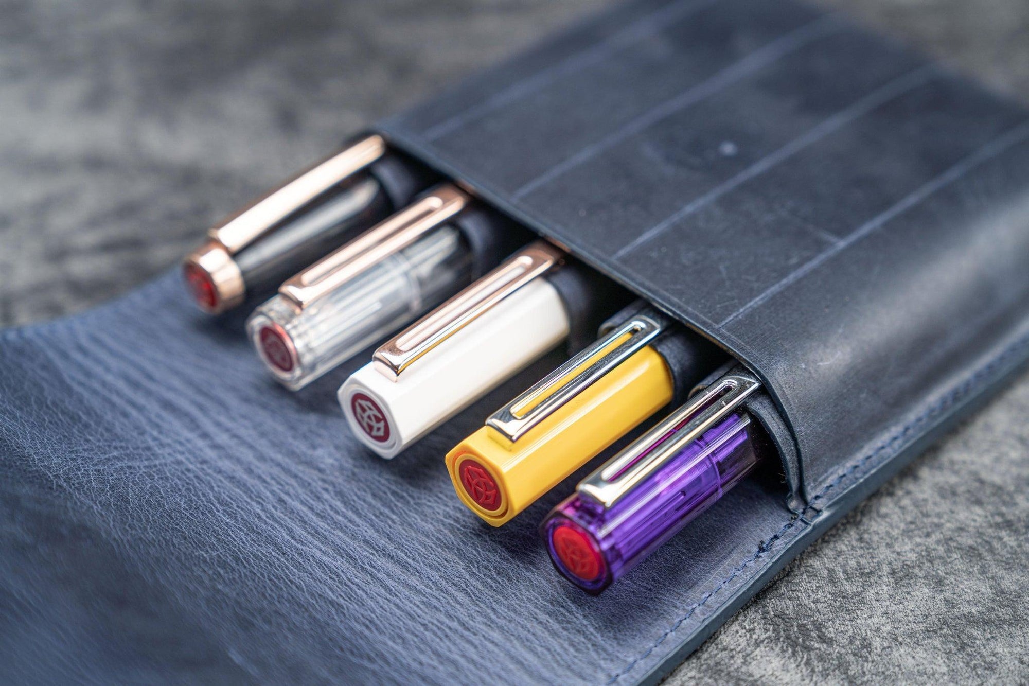 5&#39;li Kapaklı Deri Kalemlik - Crazy Horse Koyu Mavi