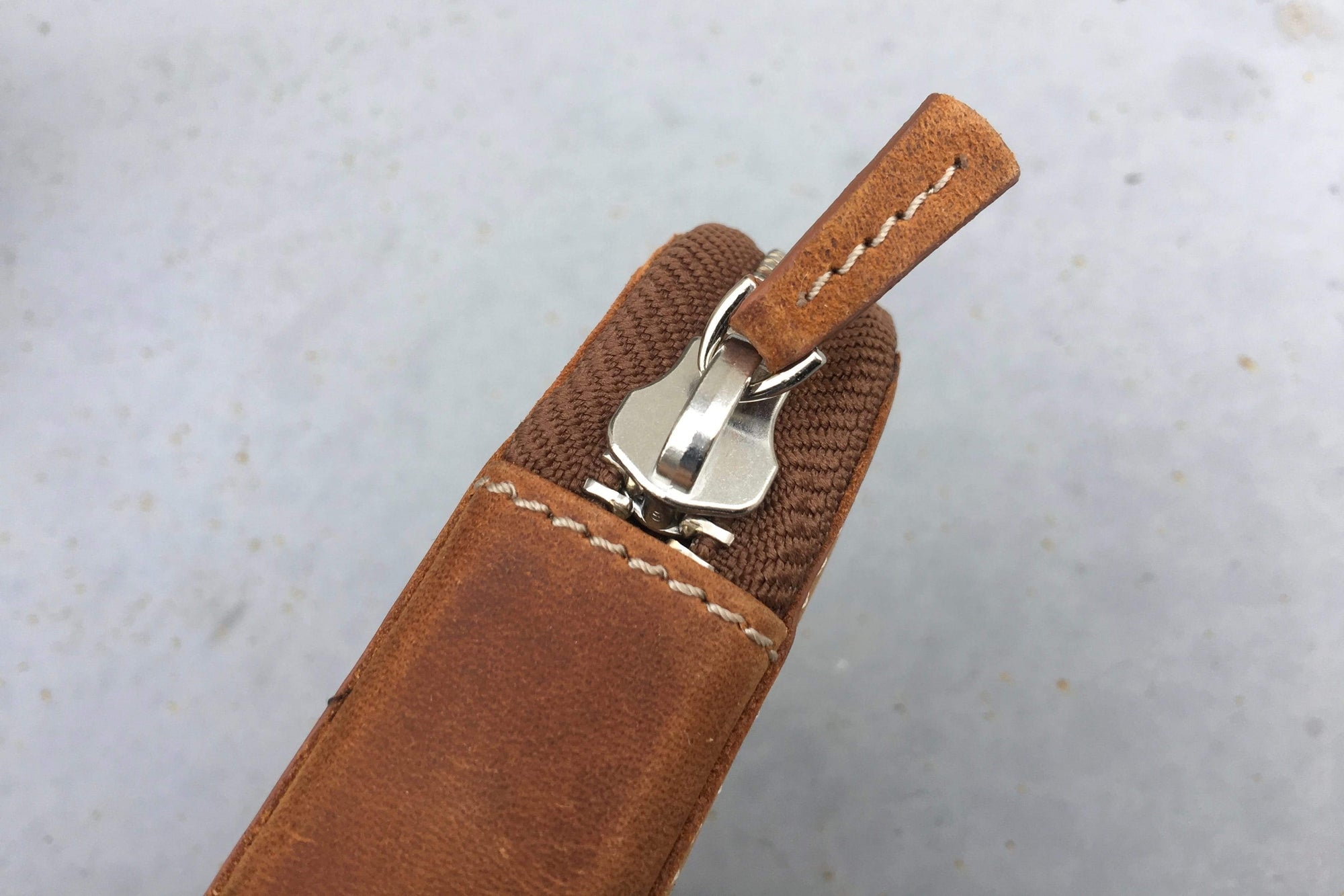 6&#39;lı Fermuarlı Deri Kalemlik - Crazy Horse Taba / Kahverengi