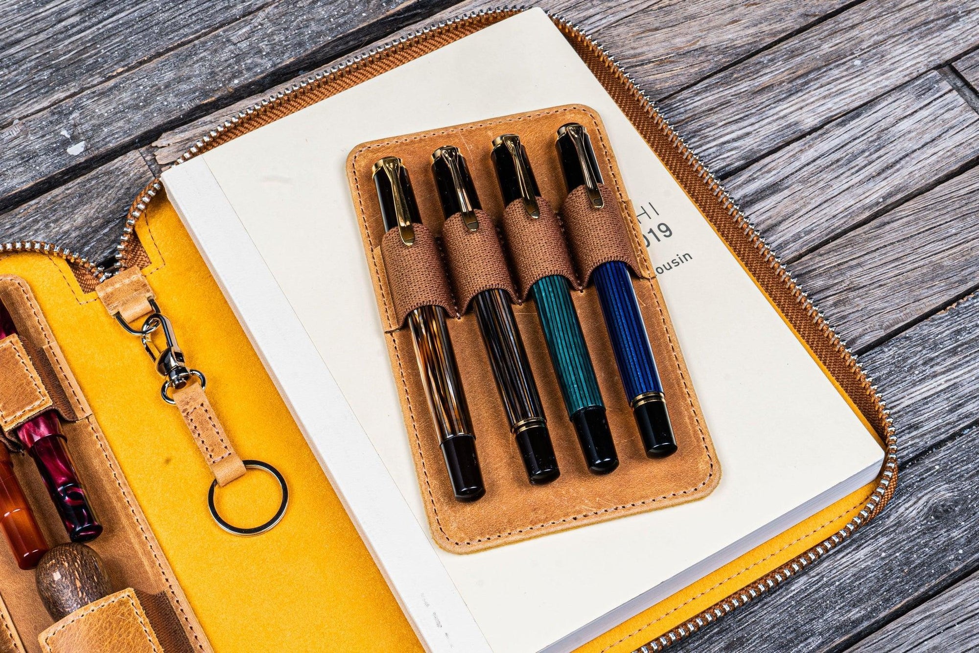 A5 Deri Organizer ve Kalemlik - Crazy Horse Ochre (Toprak Sarı)