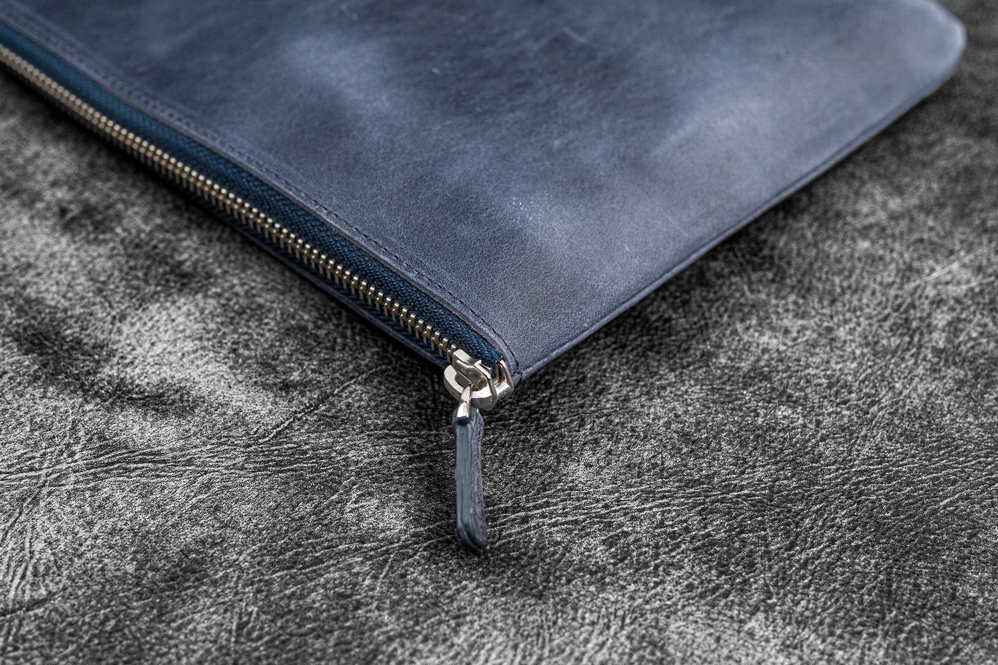 Bank Bag - Deri Fermuarlı Yazar Potföyü - Kalemlik - - Crazy Horse Lacivert