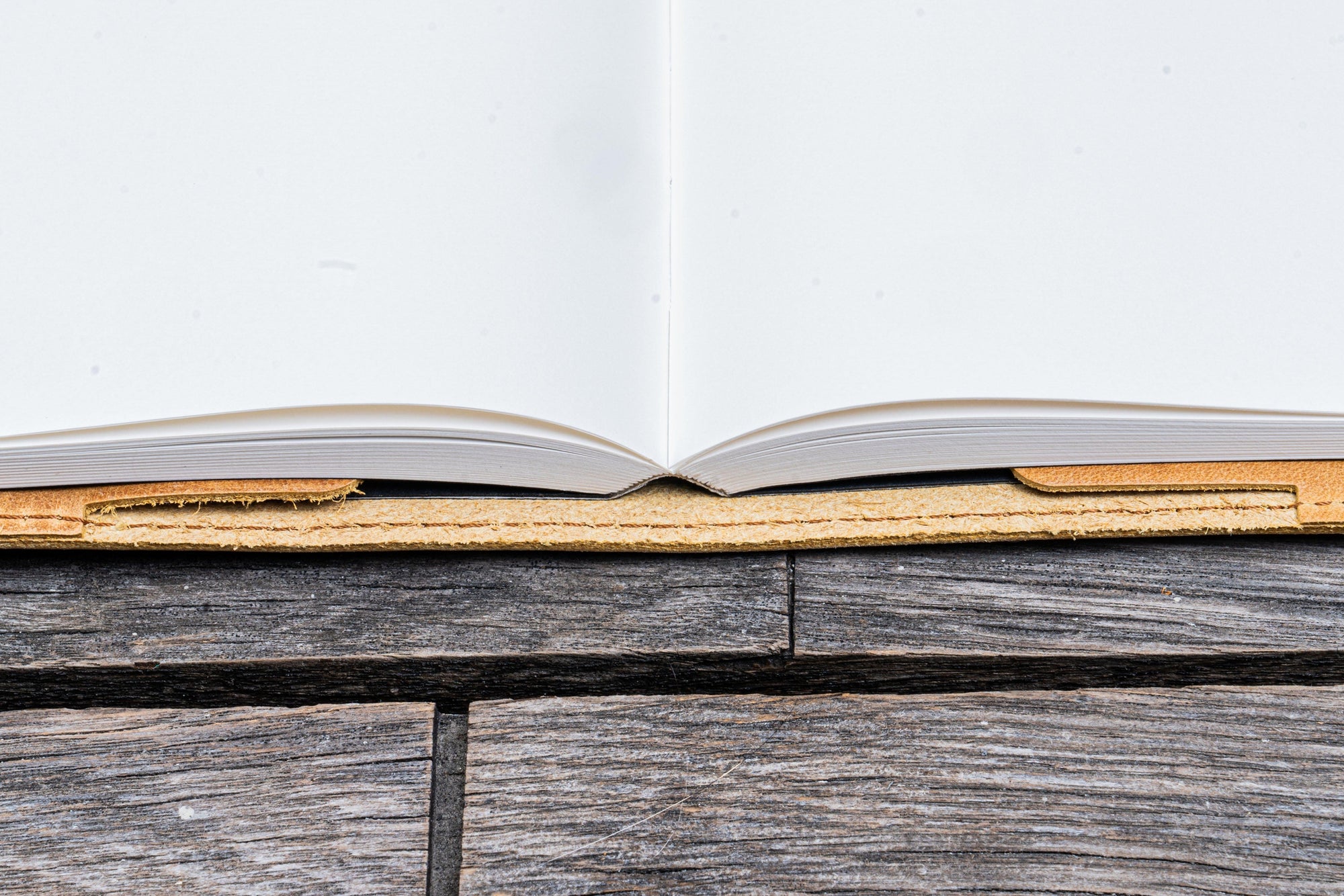 Deri B6 Defter Kılıfı - Crazy Horse Ochre (Toprak Sarı)