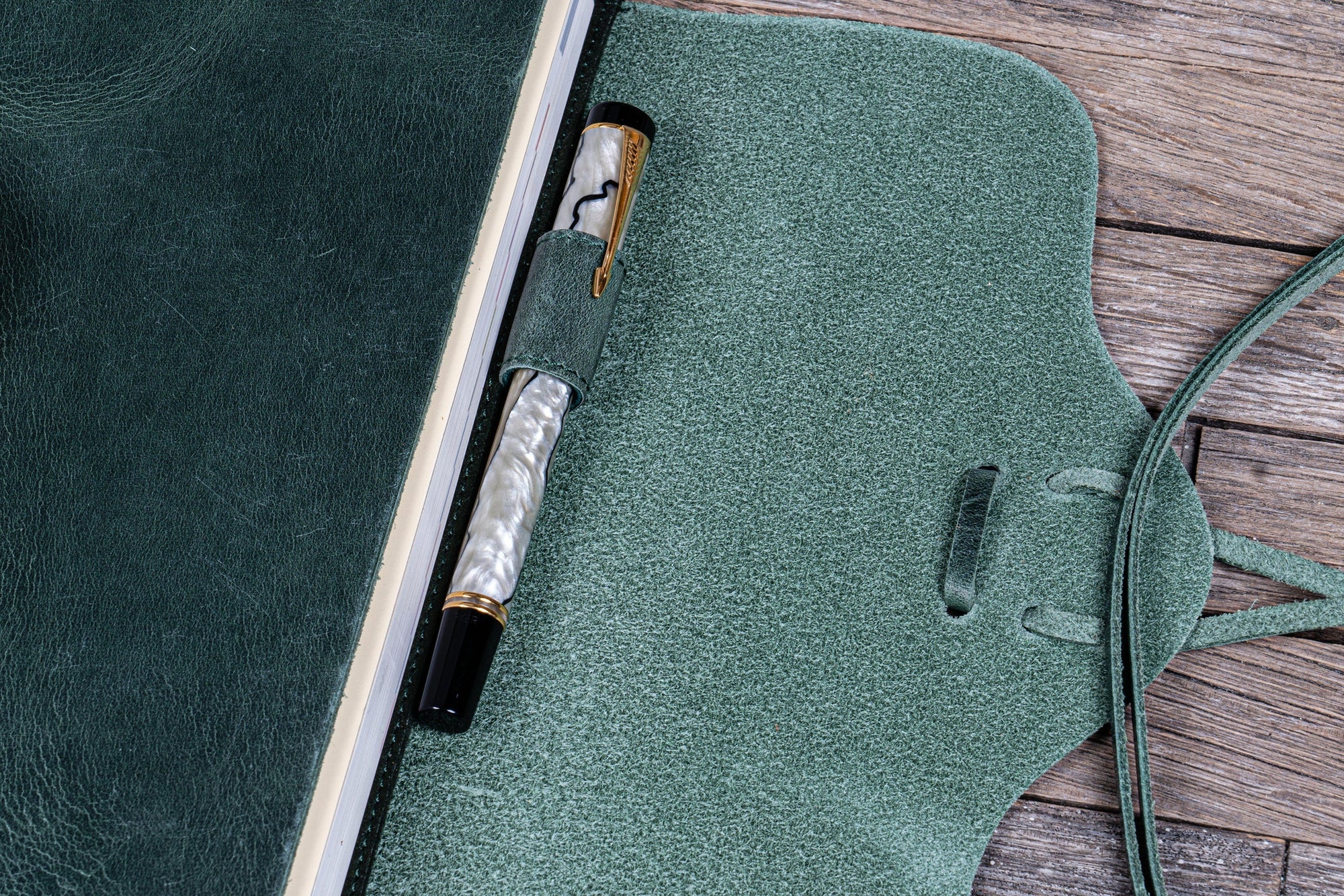 Deri Bağcıklı A5 Defter Kitap Kılıfı - Crazy Horse Forest Green