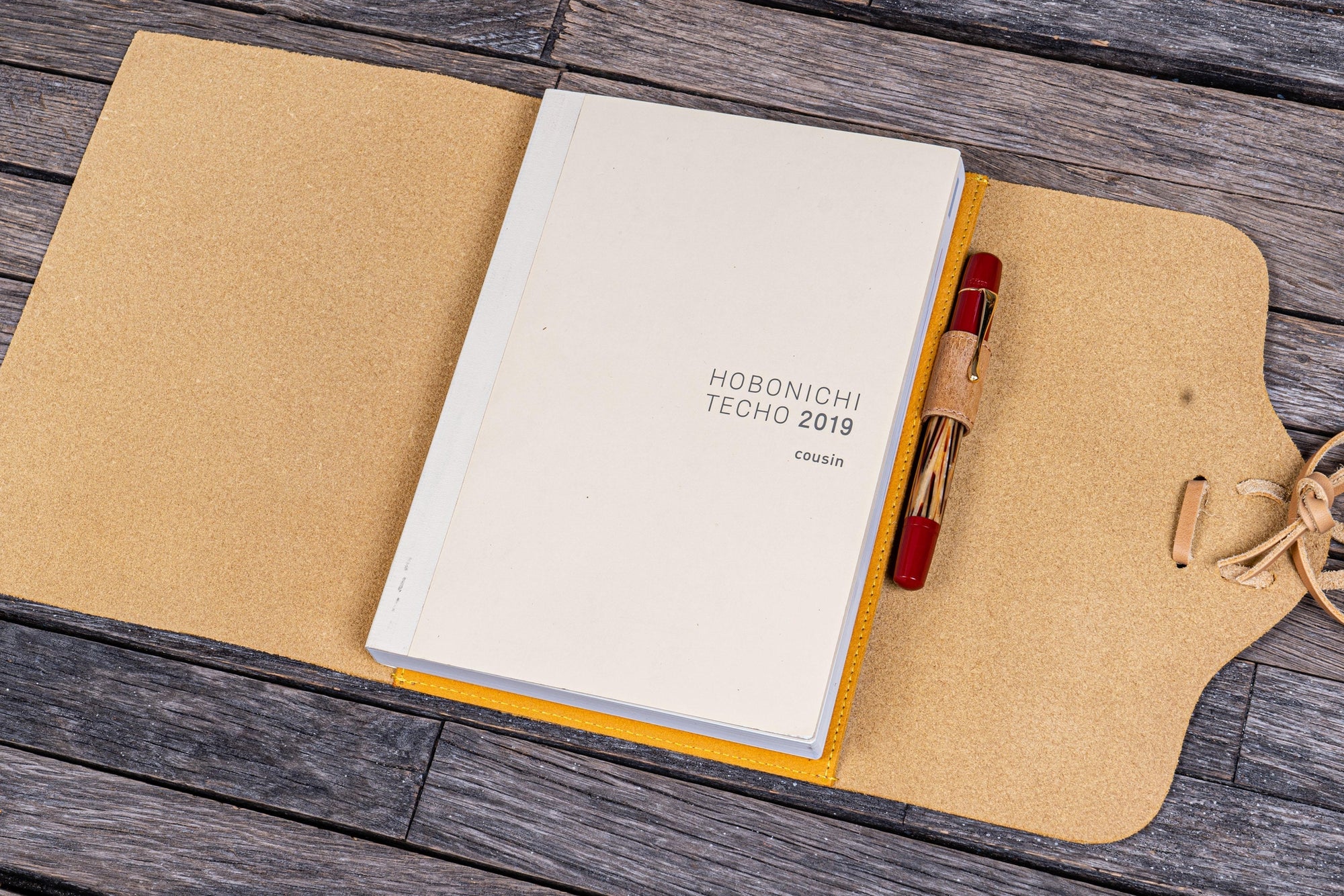 Deri Bağcıklı A5 Defter Kitap Kılıfı - Crazy Horse Honey Ochre