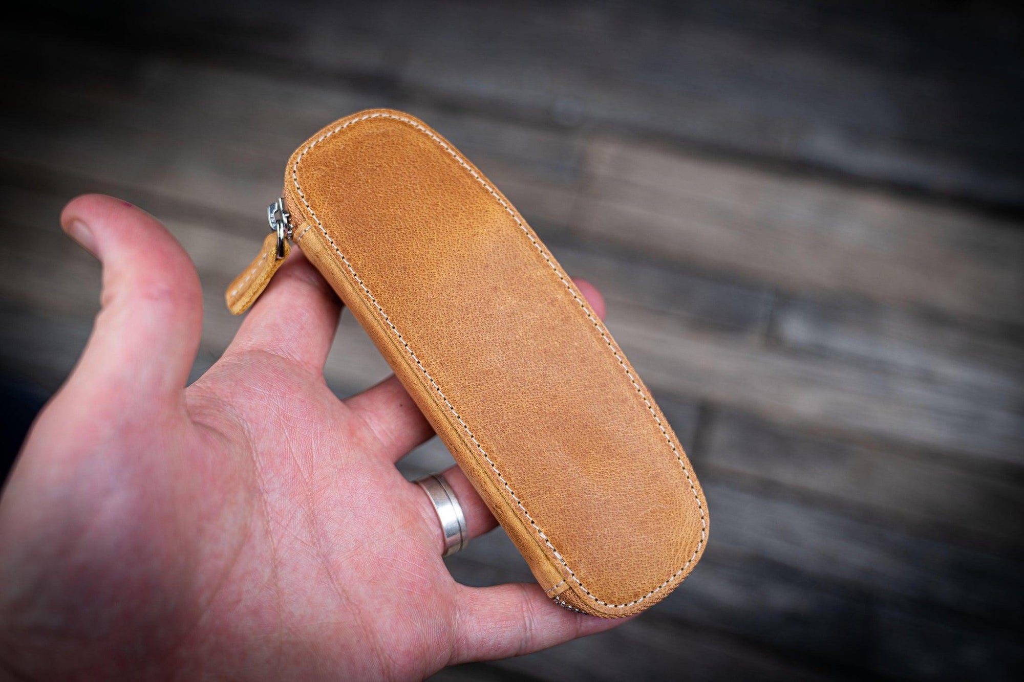 Duo Slim 2&#39;li Fermuarlı Deri Kalemlik - Crazy Horse Honey Ochre