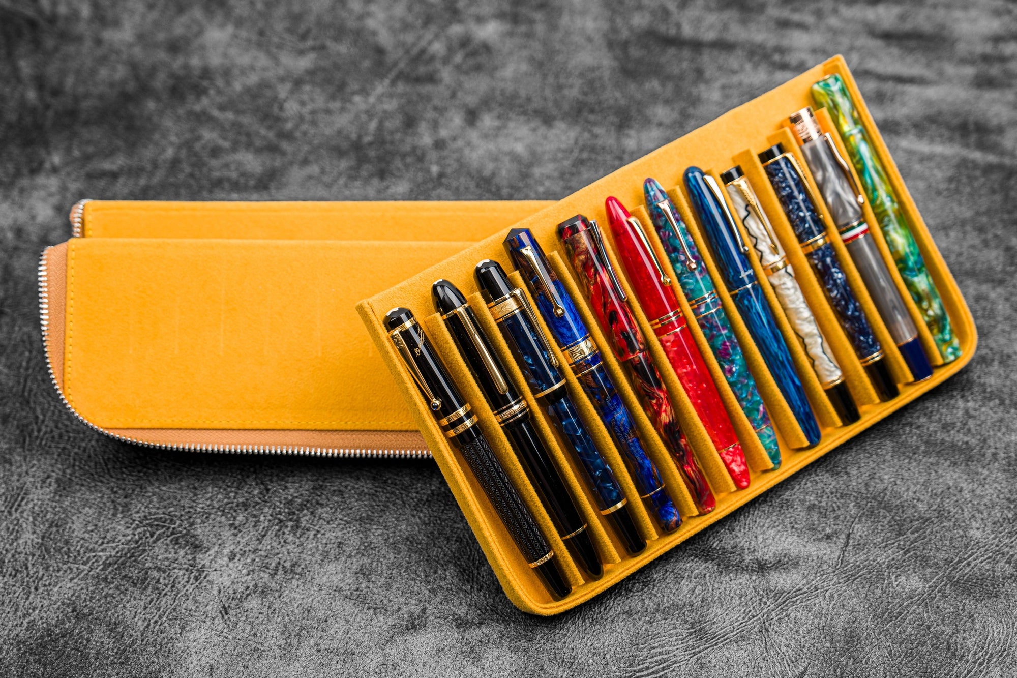 Fermuarlı Magnum Opus 12 &#39;li Kalemlik - Crazy Horse Honey Ochre