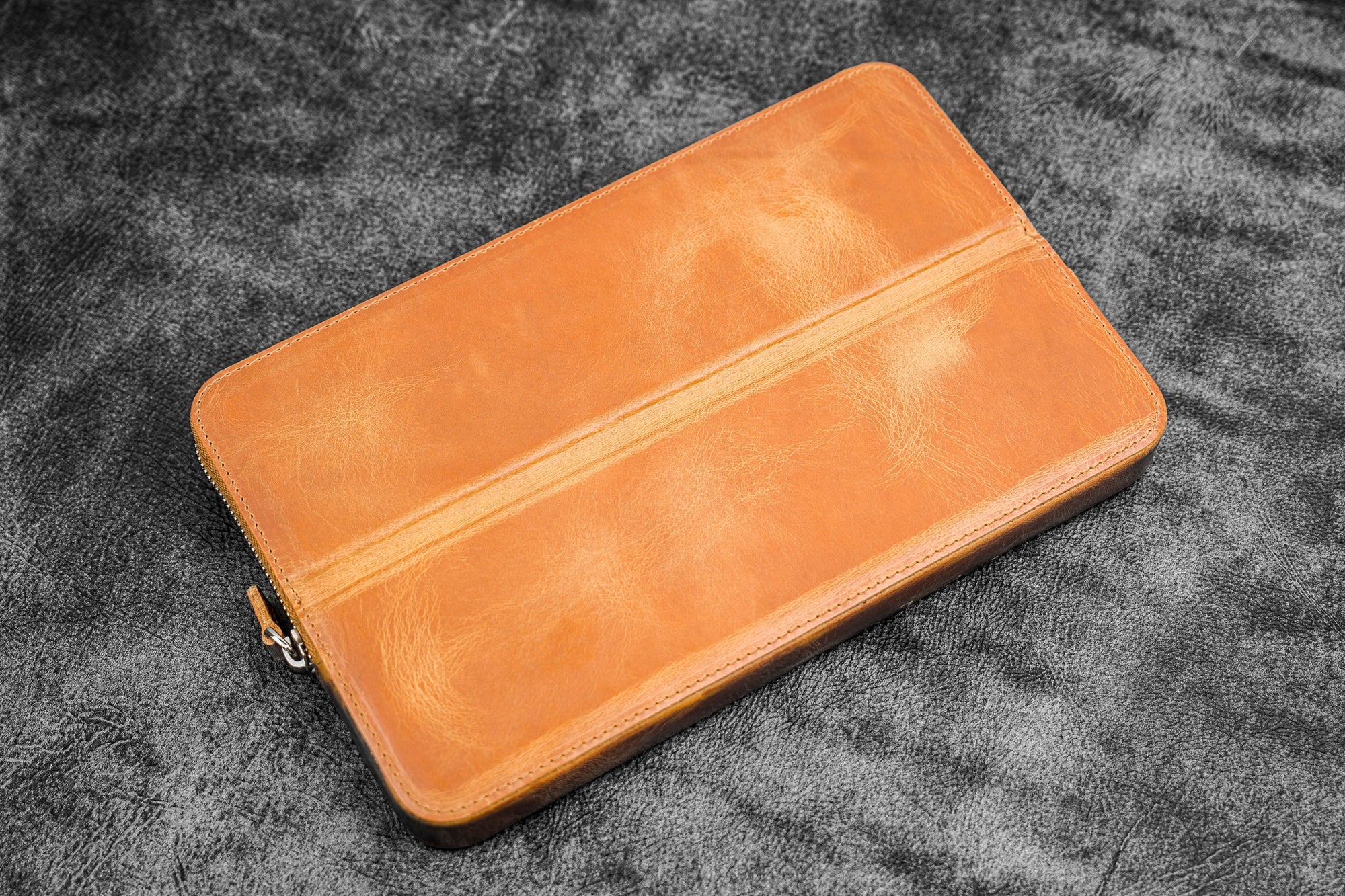 Fermuarlı Magnum Opus 12 &#39;li Kalemlik - Crazy Horse Honey Ochre