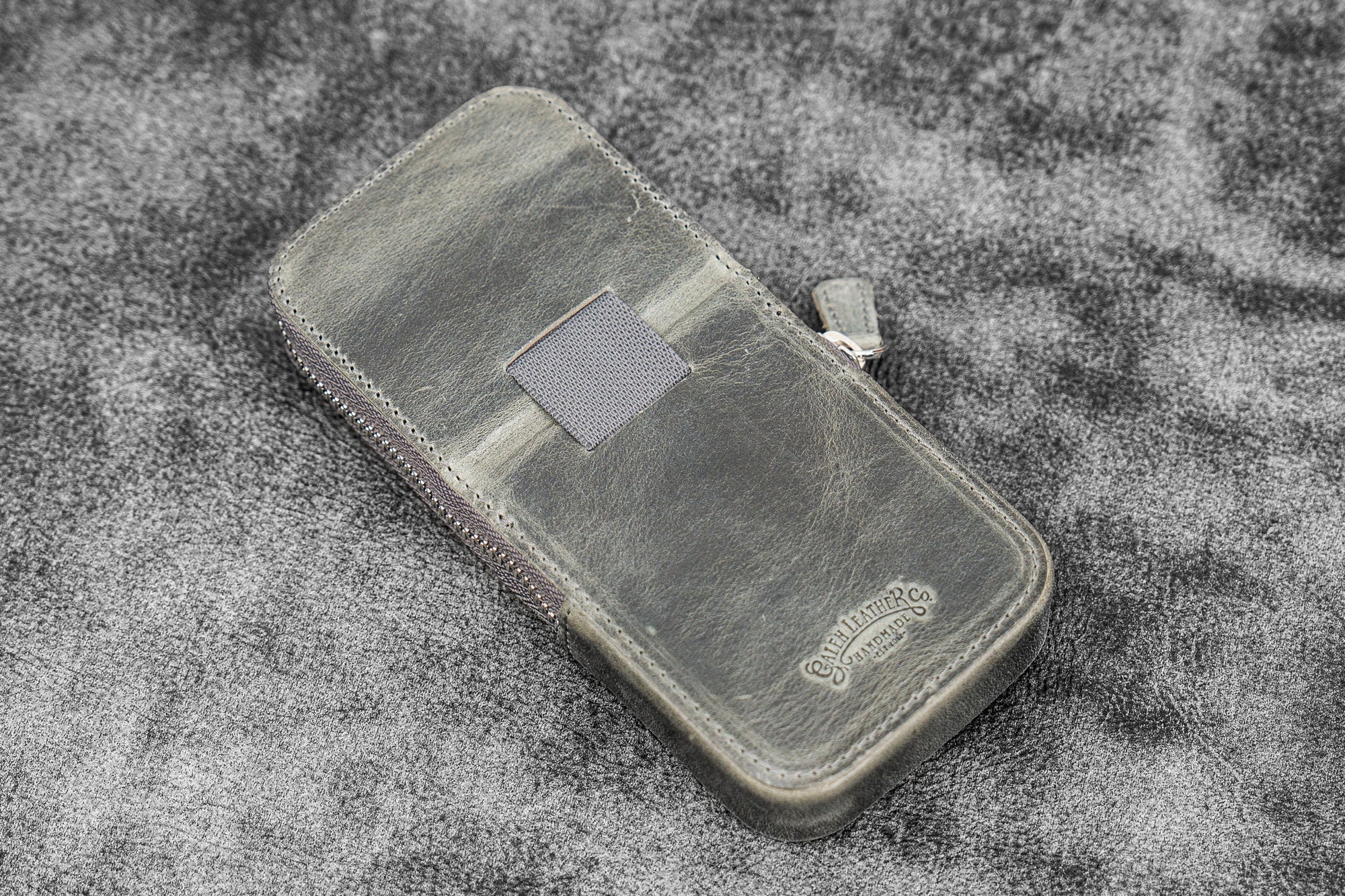 Fermuarlı Magnum Opus 3&#39;lü Kalemlik - Crazy Horse Füme