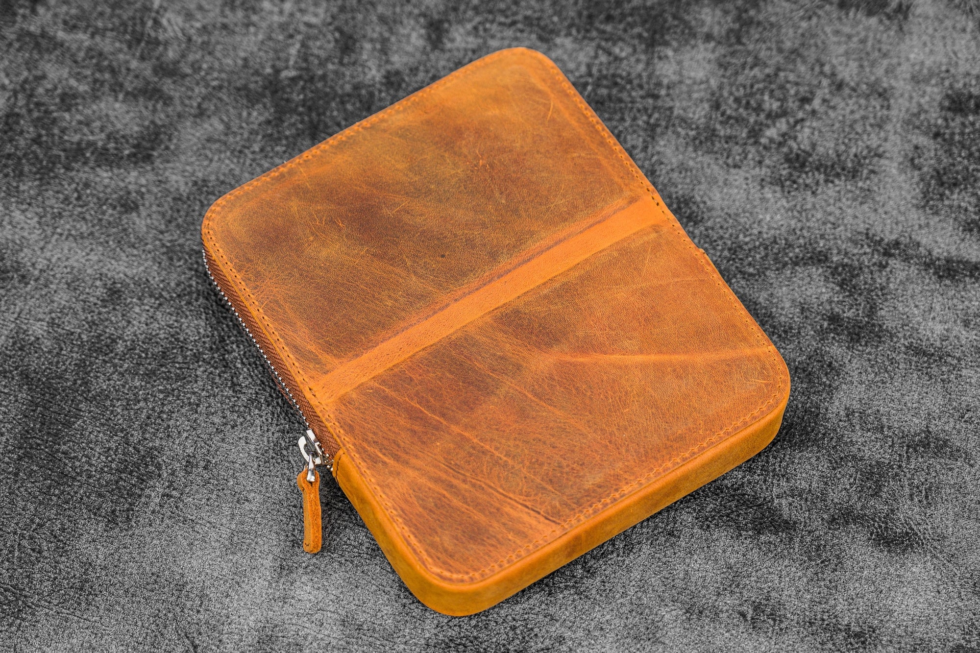 Fermuarlı Magnum Opus 6&#39;lı Kalemlik - Crazy Horse Taba