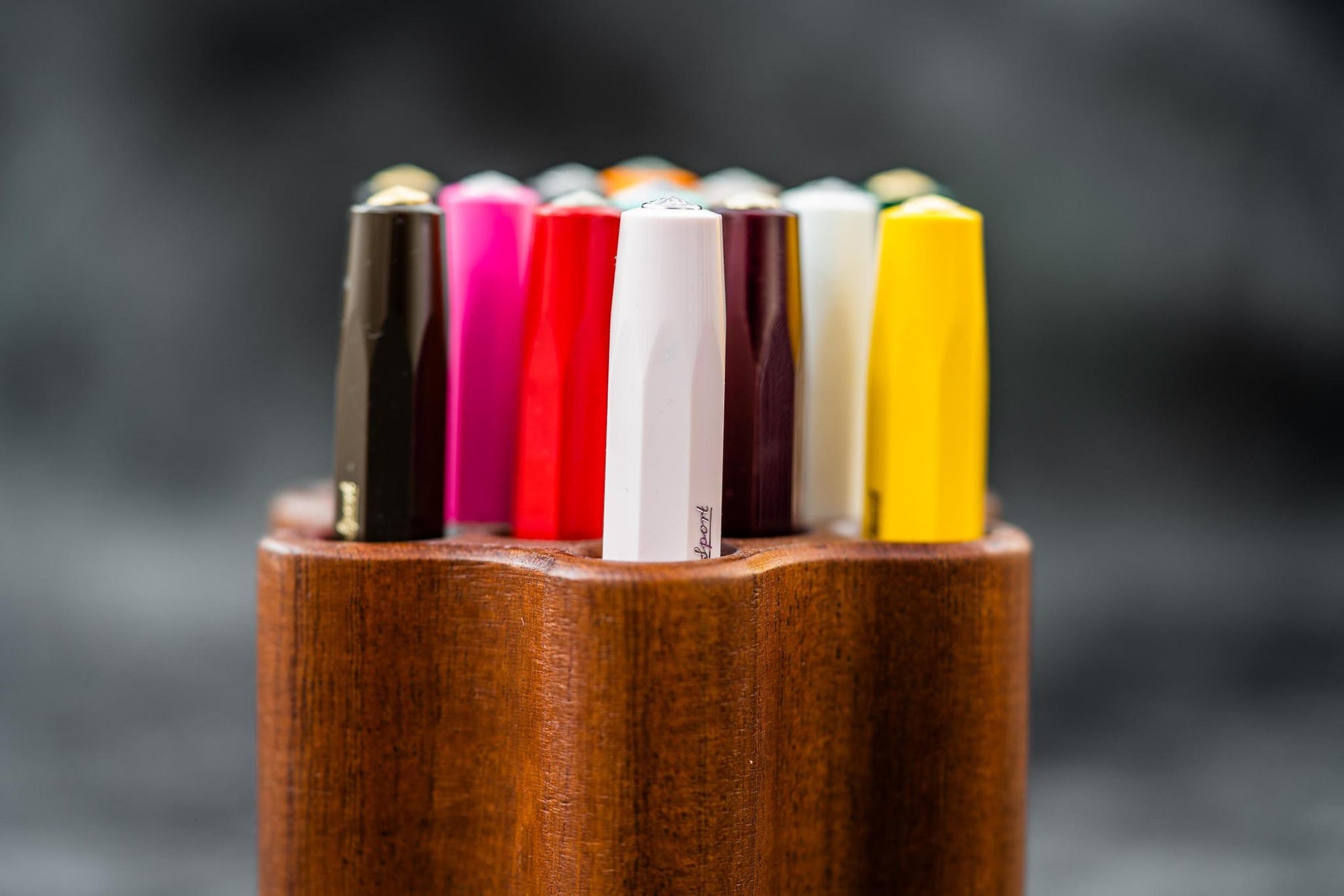 ToolComb Ahşap Kalem ve Fırça Tutacağı