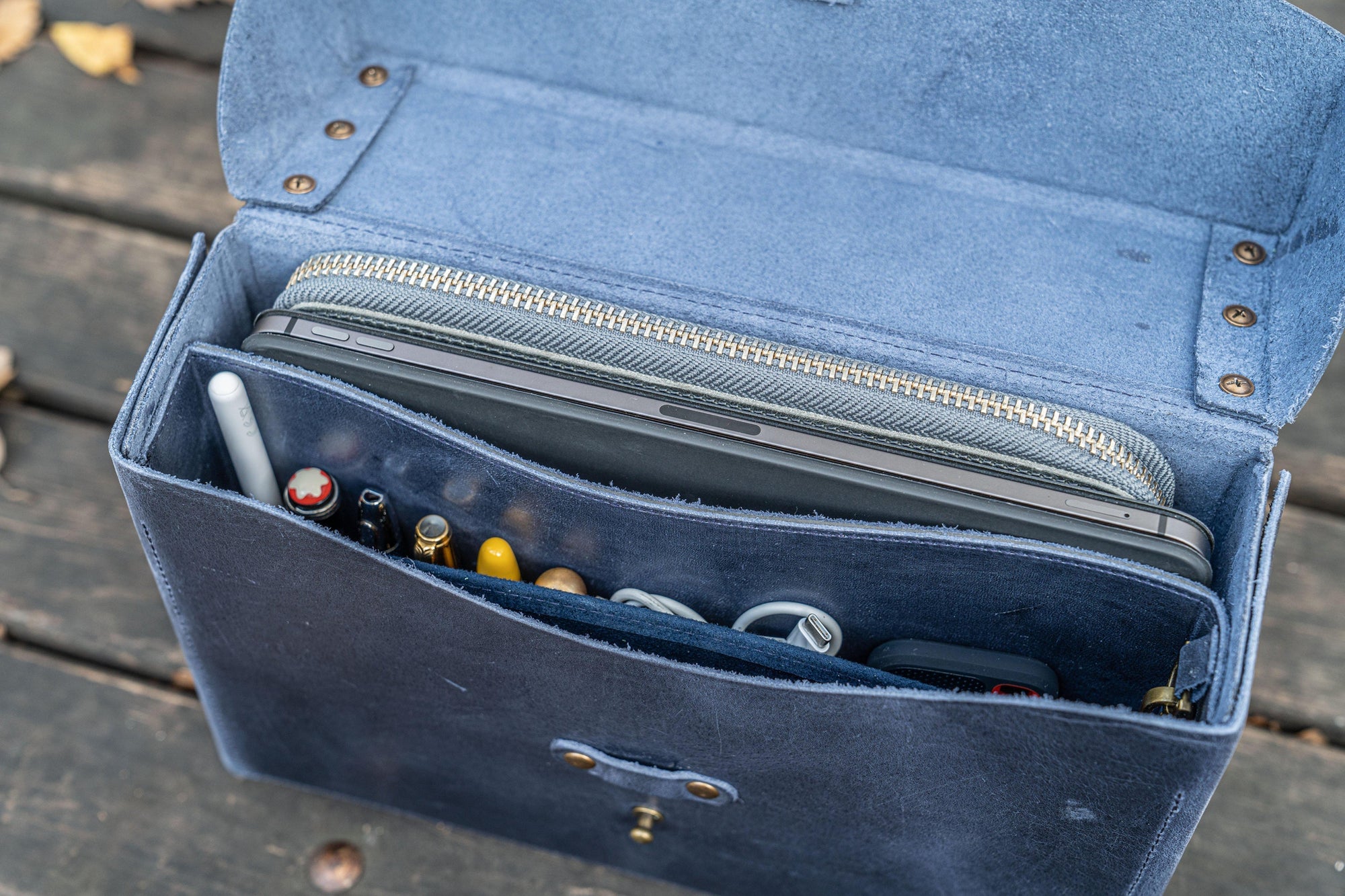 Writer&#39;s Medic Bag - Crazy Horse Koyu Mavi